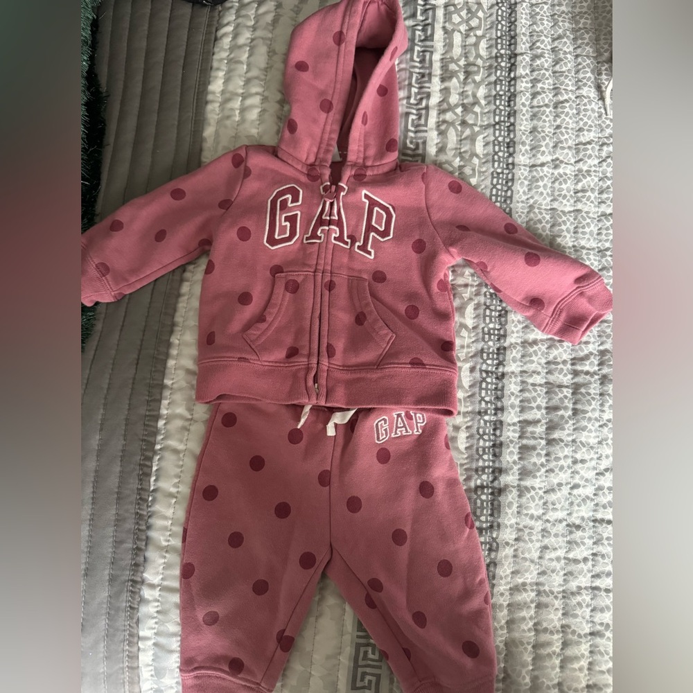 Baby gap sweatsuit bundle